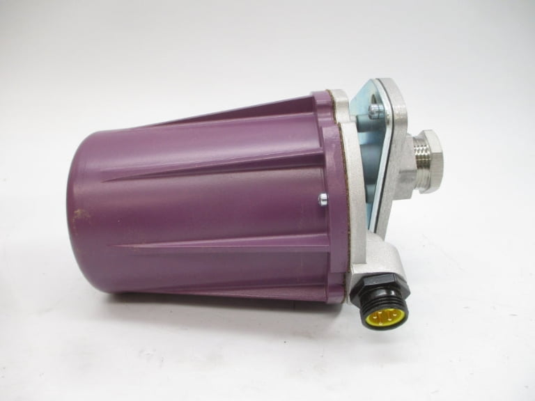 Honeywell C7061A1046 detector showing its keyed electrical connector